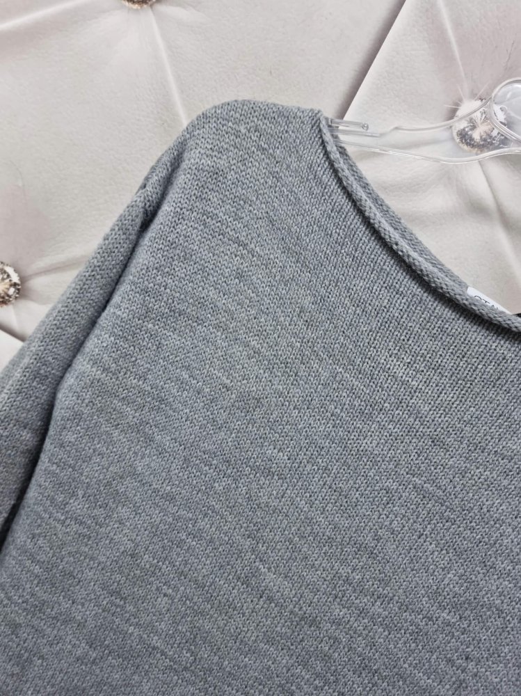 Sweter-Asymetryczny-Chic-Stay-Here-Szary-5.jpg