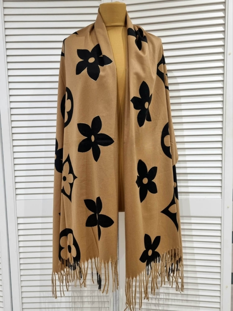 Szal-SZ817#2-Camel-Kwiaty-Czarne-Prostokąt-9.jpg