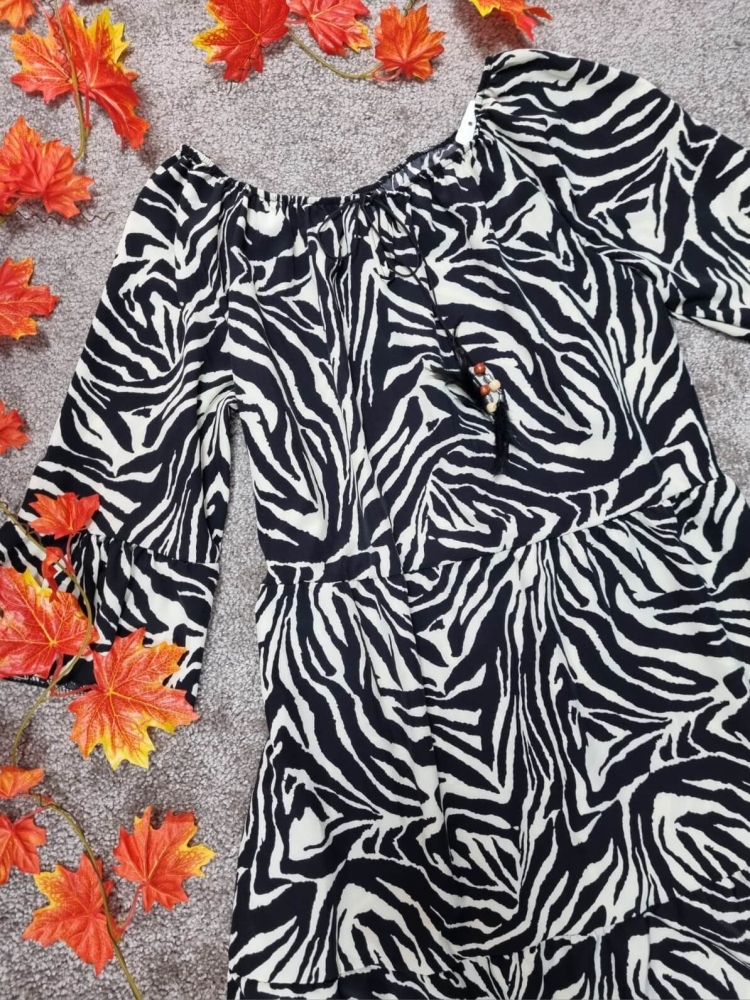 Sukienka-Hiszpanka-Motyw-Zwiwrzecy-Zebra-5.jpg