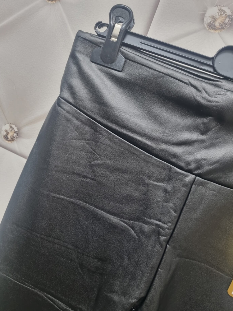 Spodnie-legginsy-Eco-Skóra-Woskowane-Czarne-8.jpg