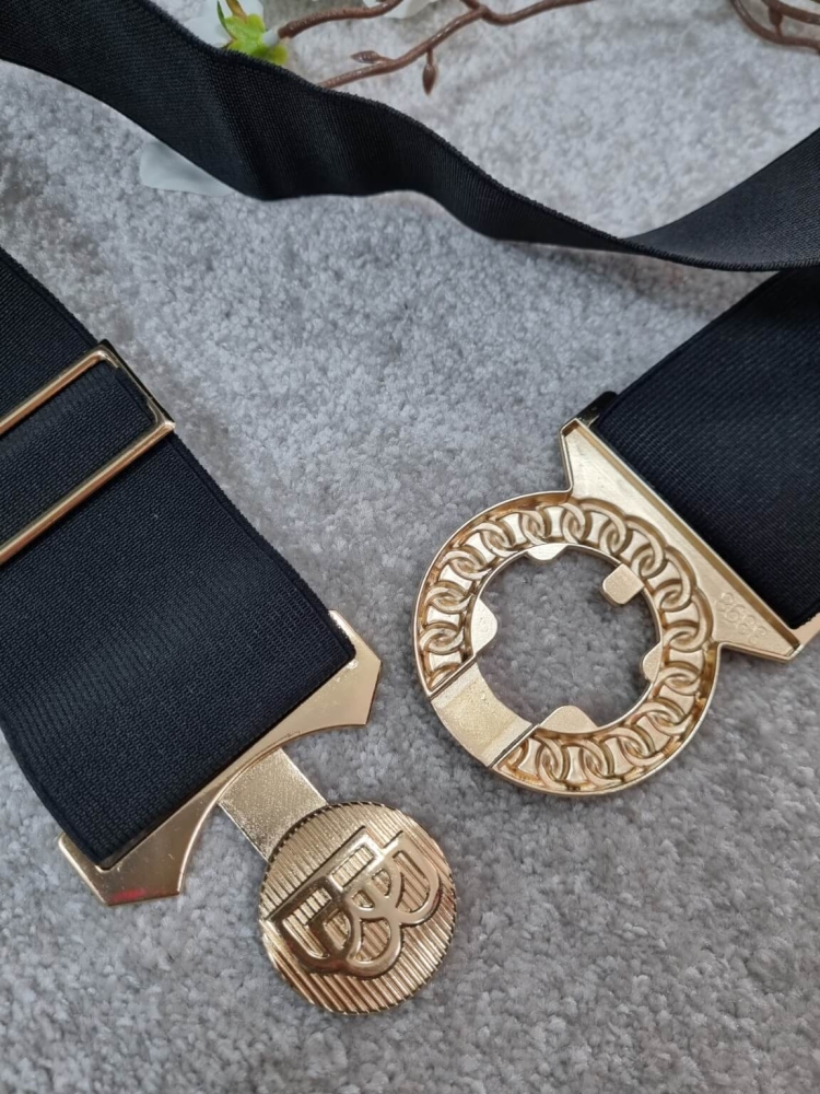 pasek-bb-zabudowany-czarny-zlota-klamra-szeroka-guma-regulowany-elegancki-modny-dodatek-stylowy-klasyczny-butik-szykownia-3