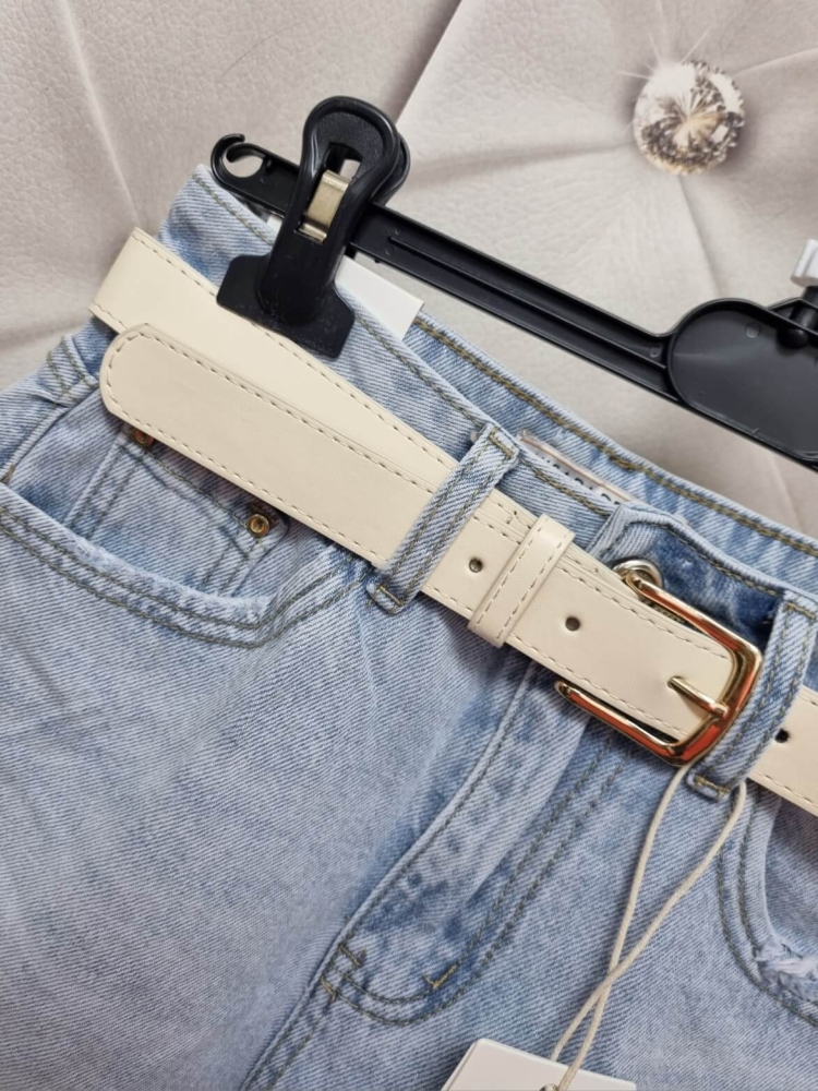 spodenki-jeansowe-msara-g6281-5-z-paskiem-smietankowym-postrzepione-nogawki-jasny-denim-lato-2025-butik-szykownia-5