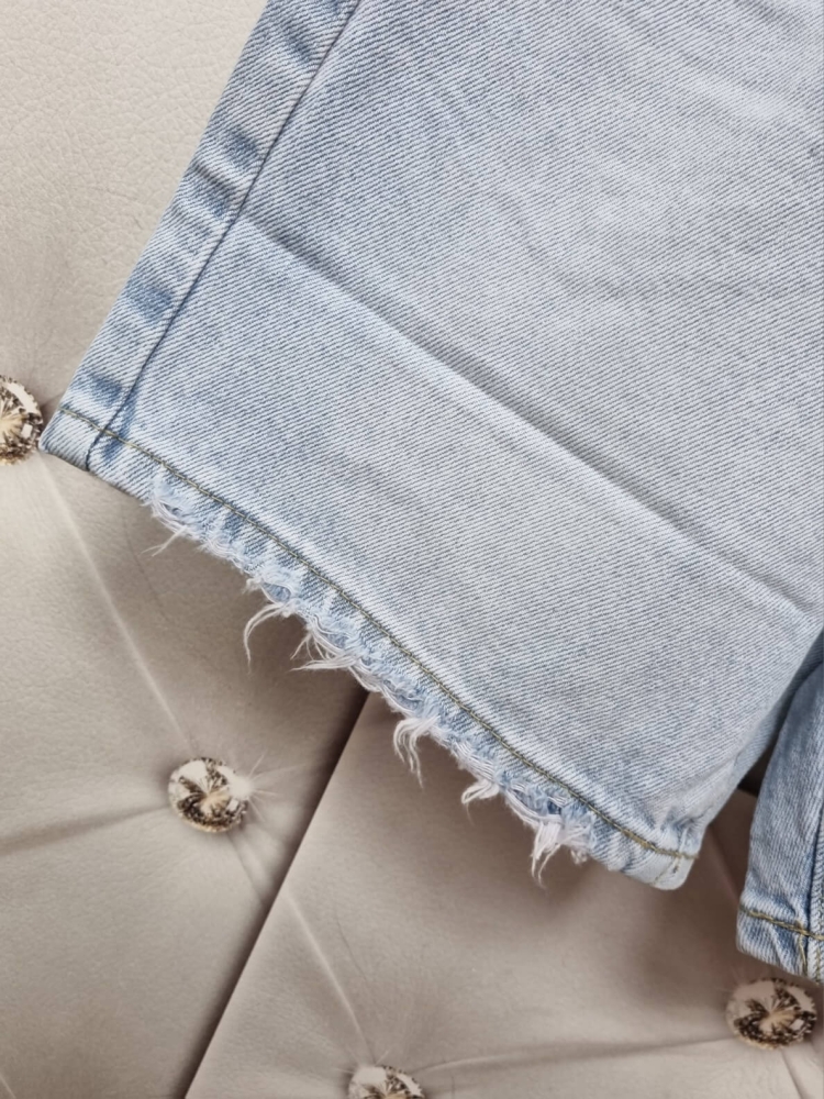 spodenki-jeansowe-msara-g6281-5-z-paskiem-smietankowym-postrzepione-nogawki-jasny-denim-lato-2025-butik-szykownia-8