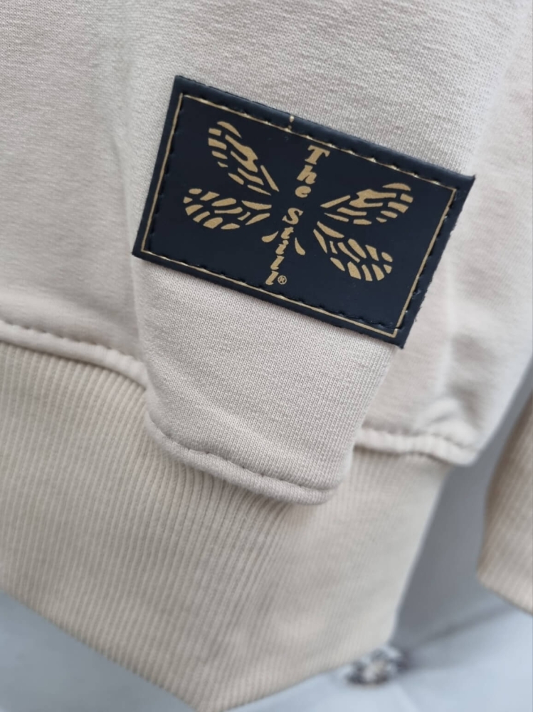 bluza-damska-the-still-bezowa-na-zamek-z-kapturem-kieszenie-dluzszy-model-bawelna-wiosna-lato-butik-szykownia-7