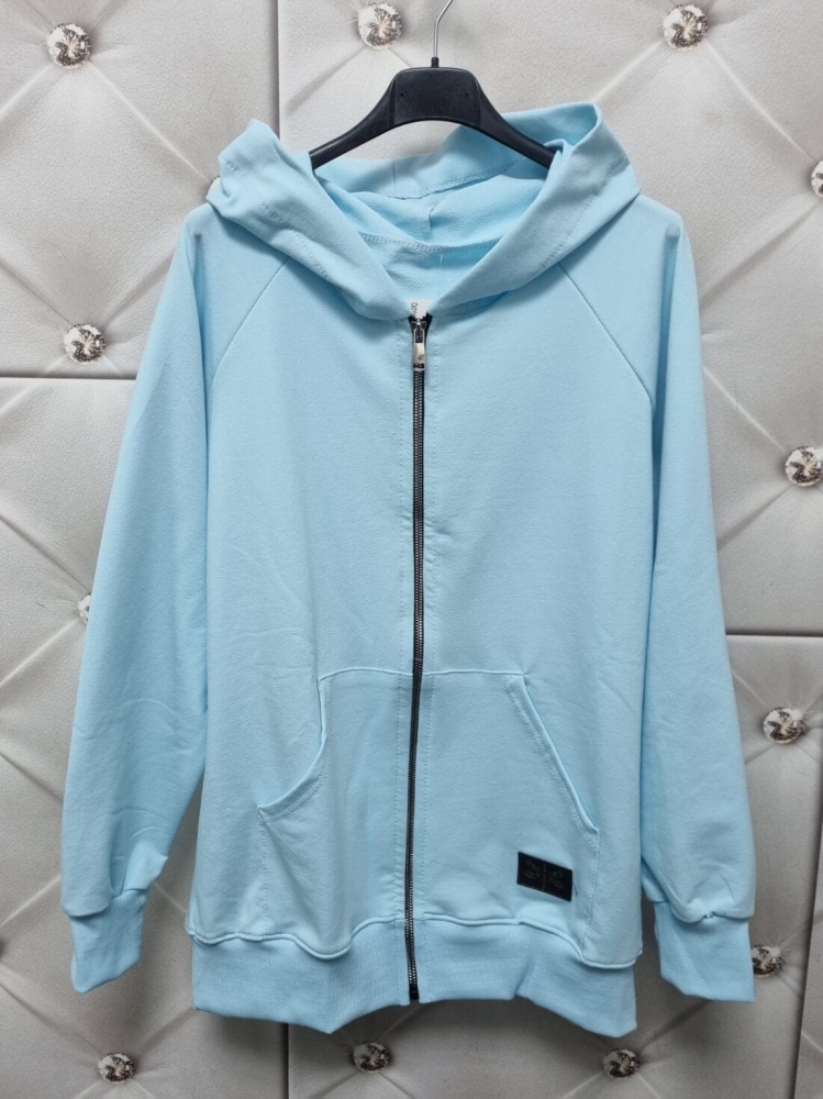 bluza-damska-the-still-niebieska-blekitna-na-zamek-z-kapturem-kieszenie-dluzszy-model-bawelna-wiosna-lato-butik-szykownia-4