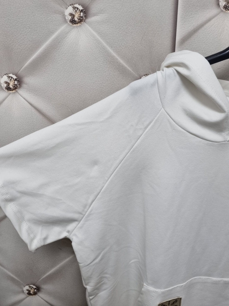 komplet-dresowy-bluza-z-kapturem-krotki-rękaw-i-spodenki-relax-mode-the-still-bawelna-bialy-luzny-wygodny-na-lato-butik-szykownia-6