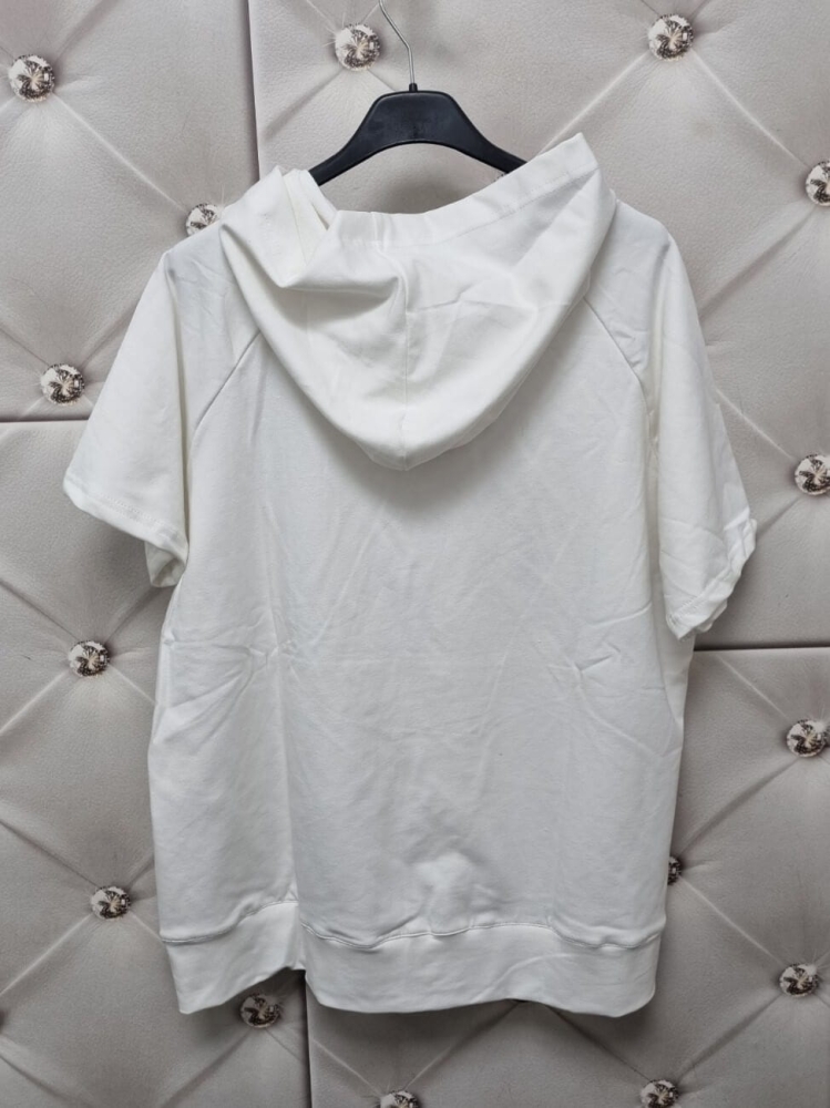 komplet-dresowy-bluza-z-kapturem-krotki-rękaw-i-spodenki-relax-mode-the-still-bawelna-bialy-luzny-wygodny-na-lato-butik-szykownia-7