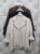 kurtka-narzutka-z-fredzlami-western-chic-braz-czekoladowa-maselkowy-material-bez-podszewek-made-in-italy-lato-2025-butik-szykownia-9
