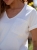 tshirt-bluzka-latynka-alina-bawelniany-azur-kieszonka-dekolt-serek-bialy-butik-szykownia-2