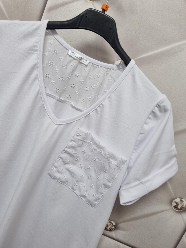 tshirt-bluzka-latynka-alina-bawelniany-azur-kieszonka-dekolt-serek-bialy-butik-szykownia-5