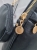 czarna-torebka-nerka-crossbody-lulucastagnette-zloty-mis-ekoskora-modna-na-ramie-uniwersalna-butik-szykownia-9