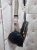 czarna-torebka-nerka-crossbody-lulucastagnette-zloty-mis-ekoskora-modna-na-ramie-uniwersalna-butik-szykownia-9