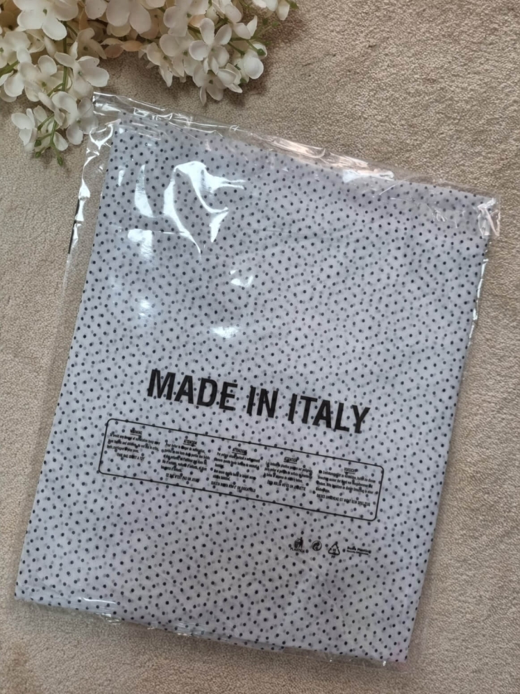 apaszka-szal-biala-kropki-granatowe-bawelna-jedwab-wloska-produkcja-asymetryczna-na-szyje-i-glowe-butik-szykownia-3
