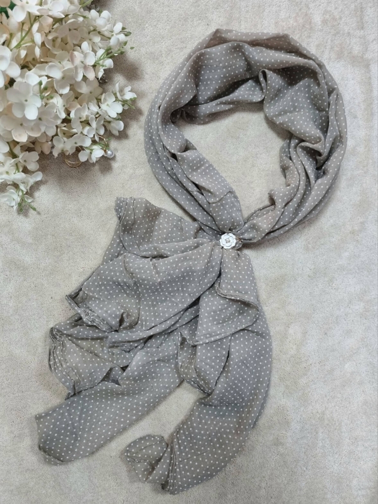 apaszka-szal-fango-biale-kropki-bawelna-jedwab-wloska-produkcja-asymetryczna-na-szyje-i-glowe-butik-szykownia-1