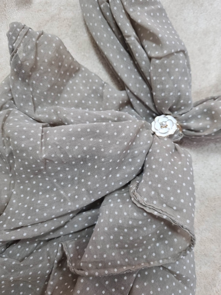 apaszka-szal-fango-biale-kropki-bawelna-jedwab-wloska-produkcja-asymetryczna-na-szyje-i-glowe-butik-szykownia-3