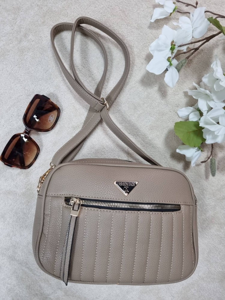 torebka-fashionbags-s2791-bez-latte-listonoszka-zamki-kieszonki-regulowanypasek-basic-butik-szykownia-1