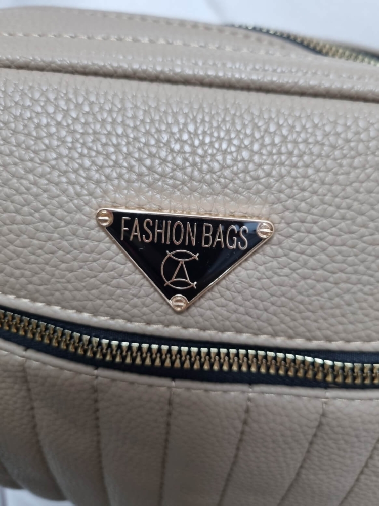 torebka-fashionbags-s2791-bez-latte-listonoszka-zamki-kieszonki-regulowanypasek-basic-butik-szykownia-9
