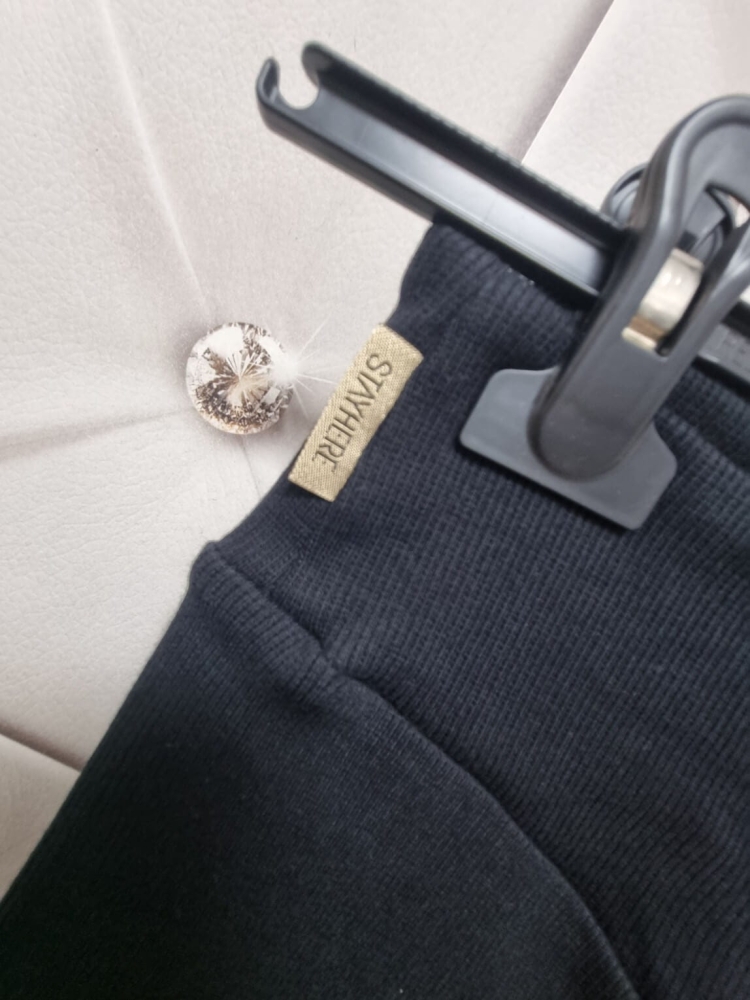 kolarki-legginsy-prążkowane-czarne-wysoki-stan-elastyczne-bawelna-basic-stayhere-lato-butik-szykownia-2