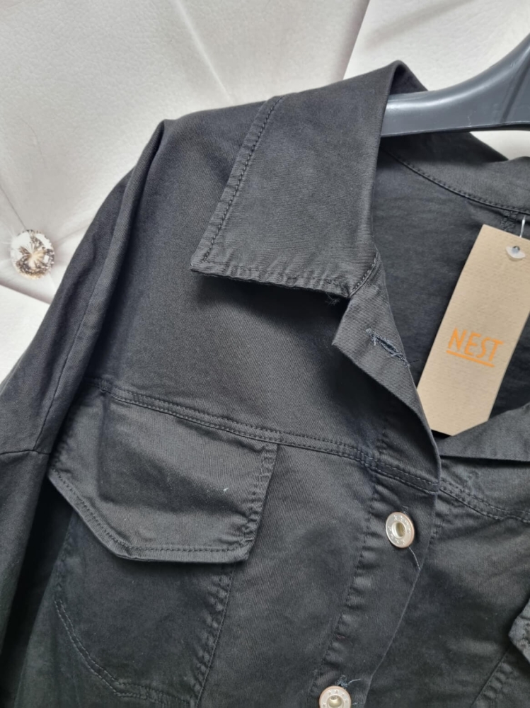 cropped-overshirt-krotka-kurtka-koszulowa-gumka-talia-czarna-bawelna-butik-szykownia-2