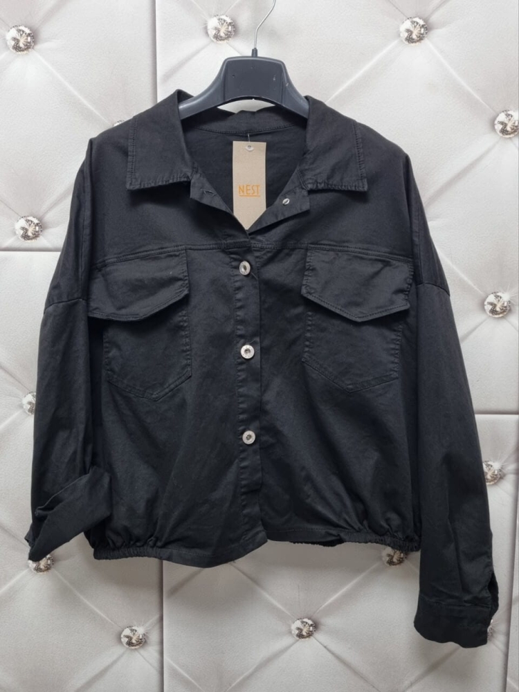 cropped-overshirt-krotka-kurtka-koszulowa-gumka-talia-czarna-bawelna-butik-szykownia-3