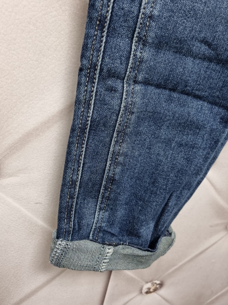 jeansy-mom-fit-mimi-dave-lm144-jeansowy-ciemny-podwojne-przeszycie-podwijane-nogawki-pasek-bawelna-elastyczne-butik-szykownia-6