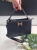 torebka-styl-hermes-model-r1997-sztywna-raczka-pasek-regulowany-zamek-kieszonki-zlota-litera-h-ekoskora-czarna-butik-szykownia-1