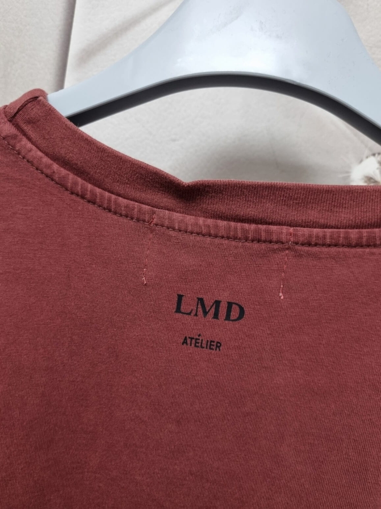bluzka-tshirt-dekatyzowana-bordowa-lemonada-cyrkonie-napis-lmd-atelier-bawelna-elastan-polska-produkcja-premium-butik-szykownia-9