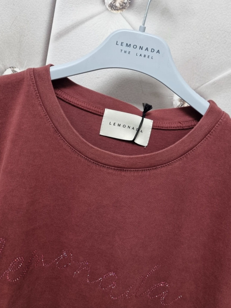 bluzka-tshirt-dekatyzowana-bordowa-lemonada-cyrkonie-napis-lmd-atelier-bawelna-elastan-polska-produkcja-premium-butik-szykownia-10