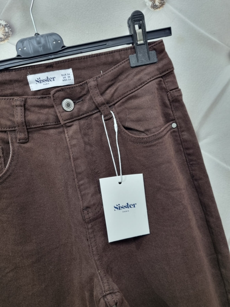 jeansy-sisster-st6035-8-mom-fit-czekoladowe-klasyczne-damskie-bawelna-elastan-stylizacja-butik-szykownia-4