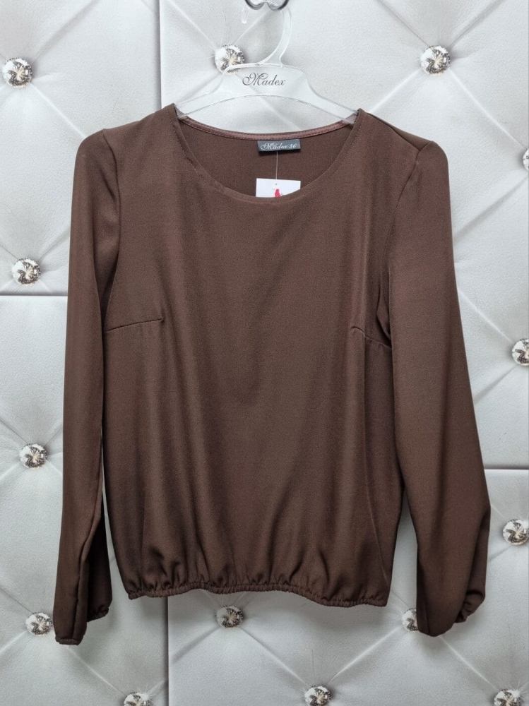 bluzka-madex-czekoladowa-damska-okragly-dekolt-gumka-rekaw-dlugi-wiskoza-poliester-polska-produkcja-butik-szykownia-7