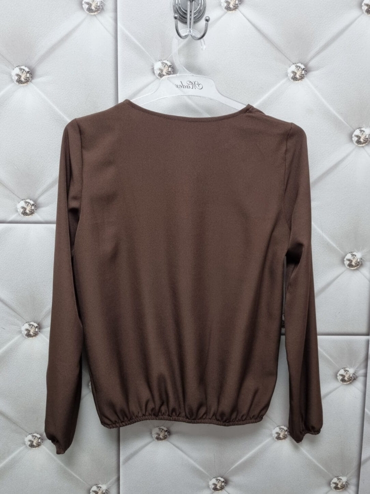 bluzka-madex-czekoladowa-damska-okragly-dekolt-gumka-rekaw-dlugi-wiskoza-poliester-polska-produkcja-butik-szykownia-8