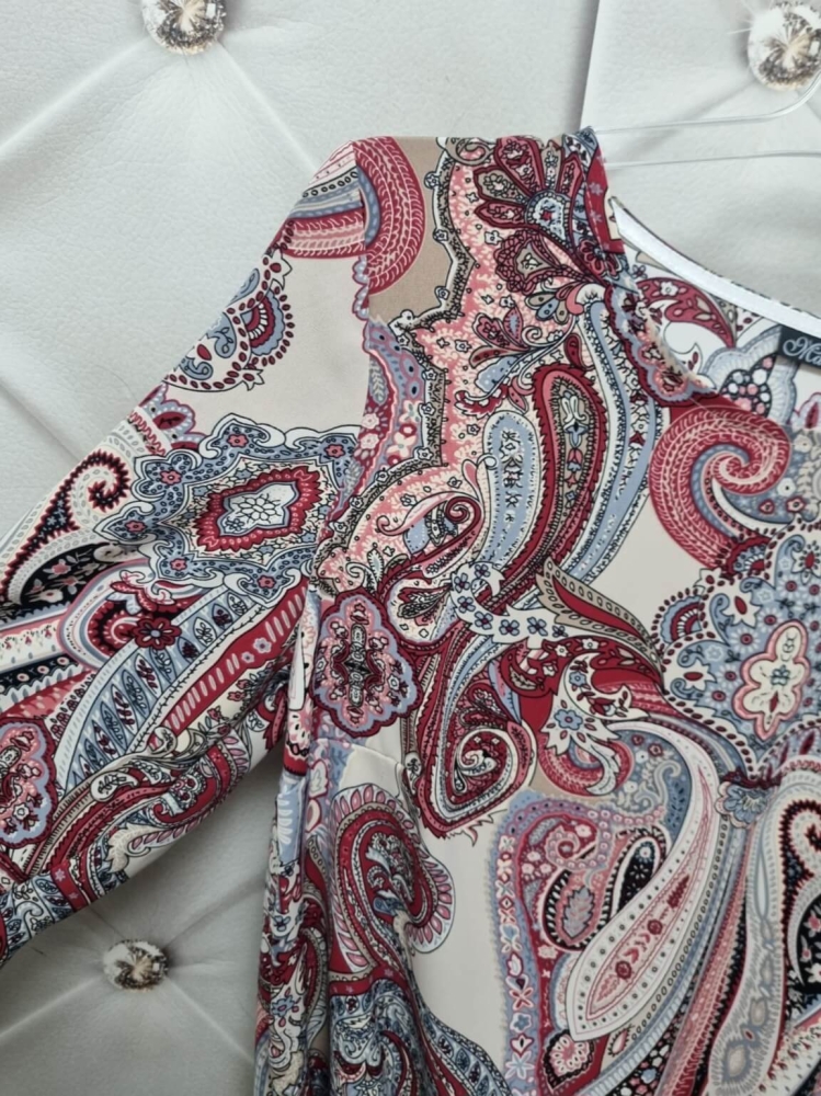 bluzka-madex-wielokolorowa-azteckie-wzory-dekolt-okragly-gumka-dol-rekawy-wiskoza-poliester-rozmiary-36-50-modna-stylizacja-butik-szykownia-3