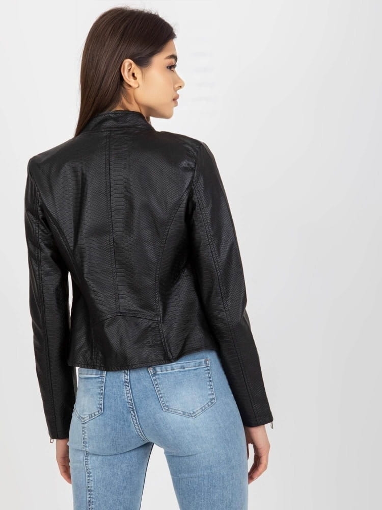 ramoneska-vinceotto-wloska-ekoskora-wzor-weza-czarna-kieszenie-suwaki-na-rekawach-zapinana-na-dwie-strony-podszewka-butik-szykownia-3