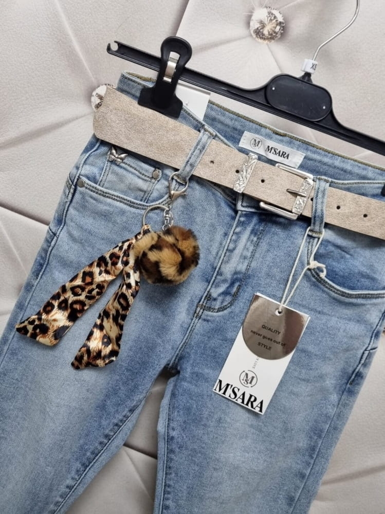 spodnie-damskie-jeansy-skinny-m.sara-niebieskie-jasne-przecierane-pasek-bezowy-brelok-apaszka-butik-szykownia-4