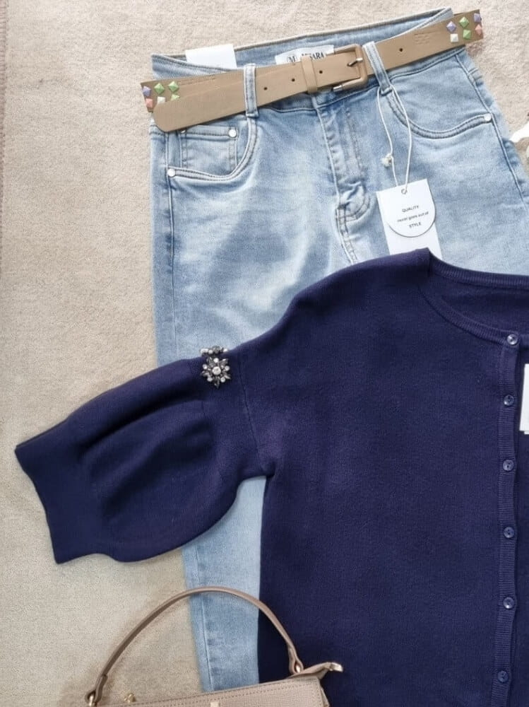 sweter-bufki-granatowy-rozpinany-na-guziki-krysztalowe-kwiatki-rękaw-78-elastyczny-jesienny-butik-szykownia-5