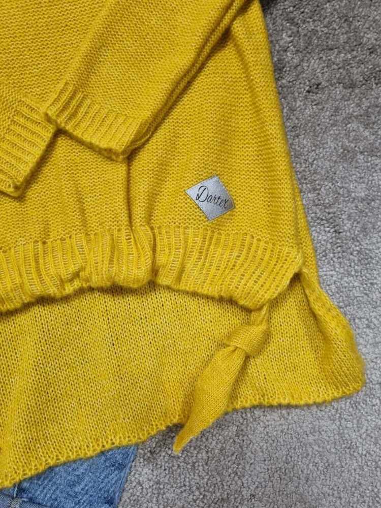 sweter-dartex-lea-asymetryczny-musztardowy-onesize-akryl-welna-regulowany-dol-asymetryczny-kroj-rozciecia-po-bokach-polska-produkcja-butik-szykownia-5
