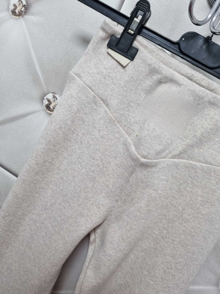 spodnie-legginsy-stayhare-prazek-prazkowane-prazek-elastyczne-wygodne-bezowy-melanz-butik-szykownia-5