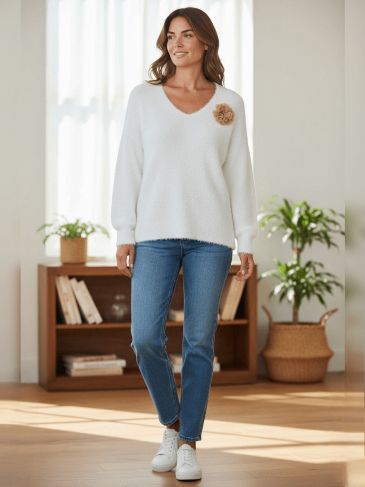 sweter-lorena-baby-alpaka-broszka-biały-nietoperz-dekolt-v-taliowany-elegancki-elastyczny-one-size-butik-szykownia-3