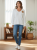 sweter-lorena-baby-alpaka-broszka-biały-nietoperz-dekolt-v-taliowany-elegancki-elastyczny-one-size-butik-szykownia-3