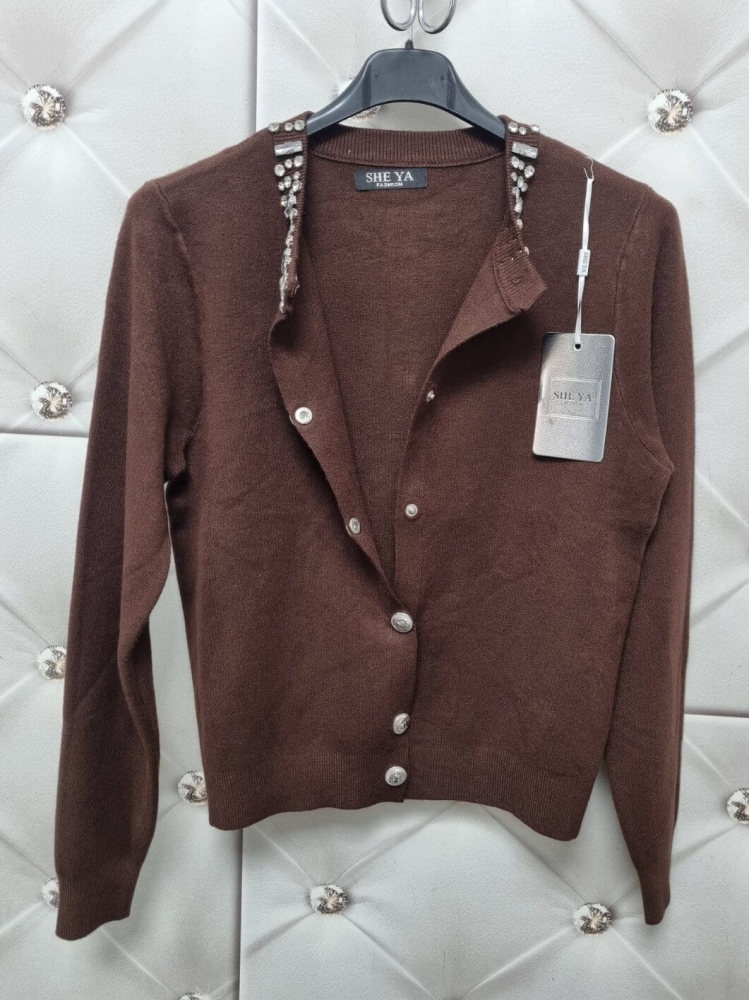 sweter-liona-czekoladowy-braz-rozpinany-dekolt-ozdobne-kamienie-guziki-lew-wiskoza-elastyczny-miekki-butik-szykownia-12