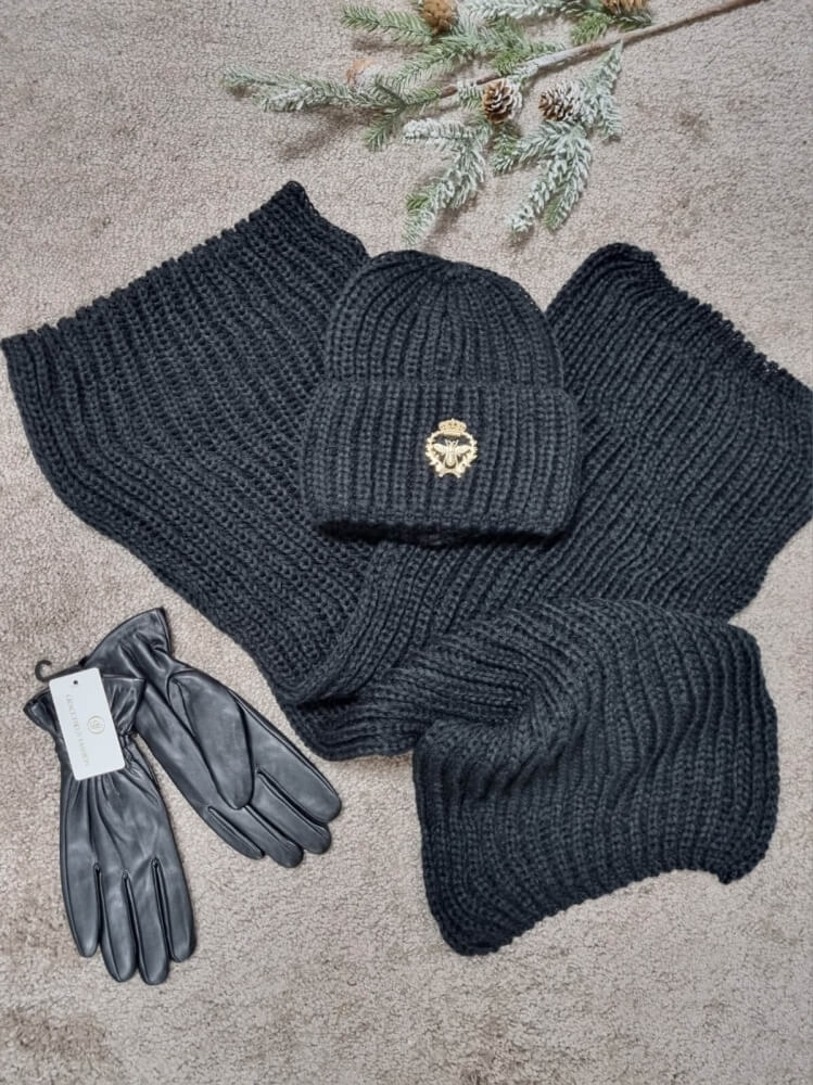 komplet-czapka-dlugi-szal-broszka-mucha-elegancji-czarny-welna-akryl-polska-produkcja-retex-zimowy-elegancki-modny-cieply-butik-szykownia-2