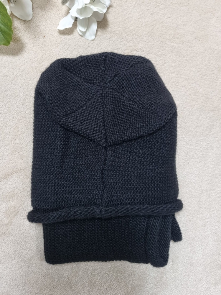 komplet-czapka-i-komin-neomi-classic-polska-produkcja-czarny-nowmark-miekki-cieply-elegancki-damski-zimowy-akryl-poliamid-butik-szykownia-7