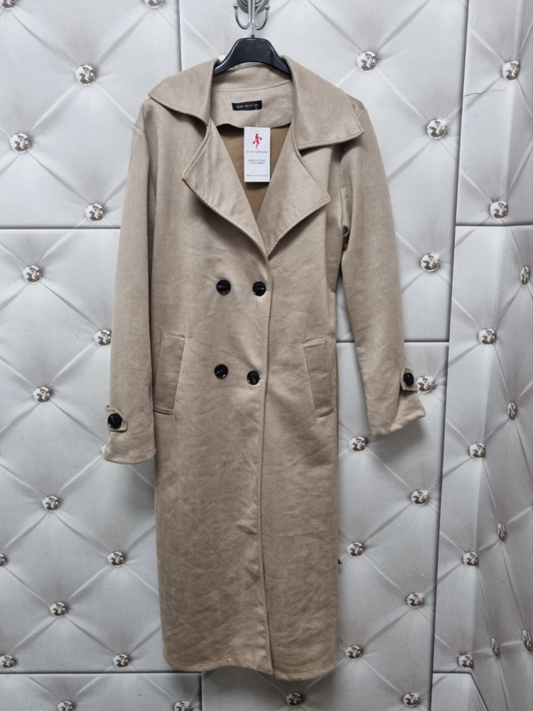 plaszczyk-sara-jasny-bezowy-ala-zamsz-przejsciowy-z-paskiem-podwojny-kolnierz-guziki-elegancki-lekki-modny-butik-szykownia-7