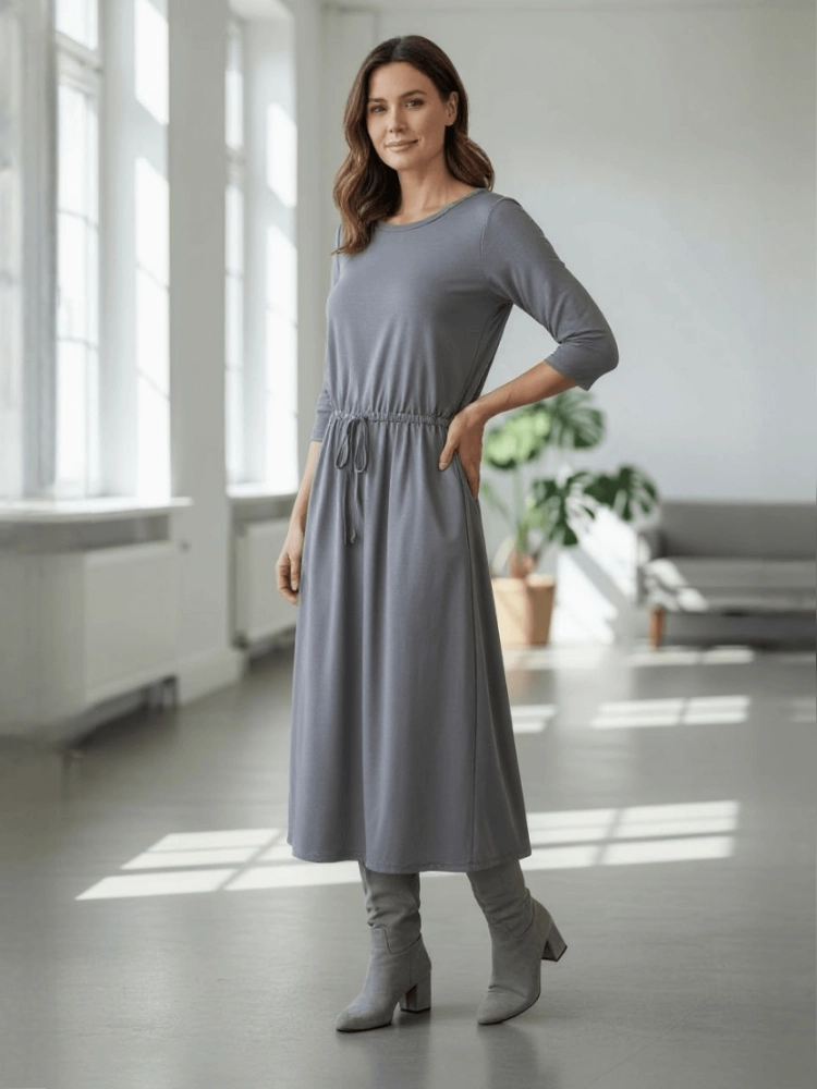 sukienka-valetta-taupe-bezowa-szara-jesienna-midi-bawelna-elastyczna-dekolt-v-talia-gumka-rekaw-34-elegancka-wygodna-stylowa-butik-szykownia-3