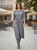 sukienka-valetta-taupe-bezowa-szara-jesienna-midi-bawelna-elastyczna-dekolt-v-talia-gumka-rekaw-34-elegancka-wygodna-stylowa-butik-szykownia-4