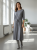 sukienka-valetta-taupe-bezowa-szara-jesienna-midi-bawelna-elastyczna-dekolt-v-talia-gumka-rekaw-34-elegancka-wygodna-stylowa-butik-szykownia-5