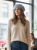 beret-chantalka-szary-welna-akryl-zlota-przypinka-odpinana-paryski-styl-elegancki-modny-dodatek-butik-szykownia-1