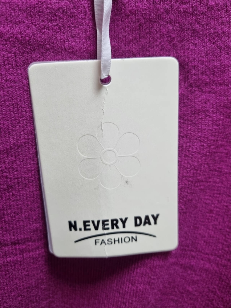 polgolf-nora-bluzka-sweterek-amarant-neveryday-cienka-dzianina-guziki-zlote-elastyczna-modna-bazowa-klasyczna-butik-szykownia-5