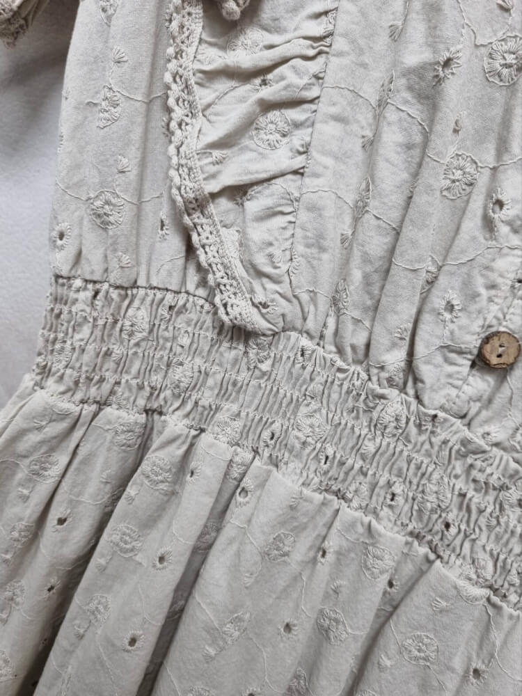 sukienka-neve-bezowa-boho-jesienna-falbany-guziki-azurowa-bawelna-romantyczna-butik-szykownia-11