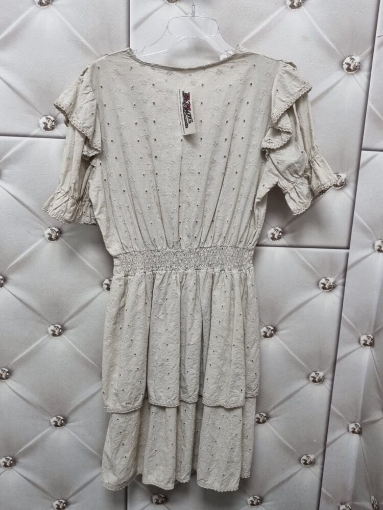 sukienka-neve-bezowa-boho-jesienna-falbany-guziki-azurowa-bawelna-romantyczna-butik-szykownia-12